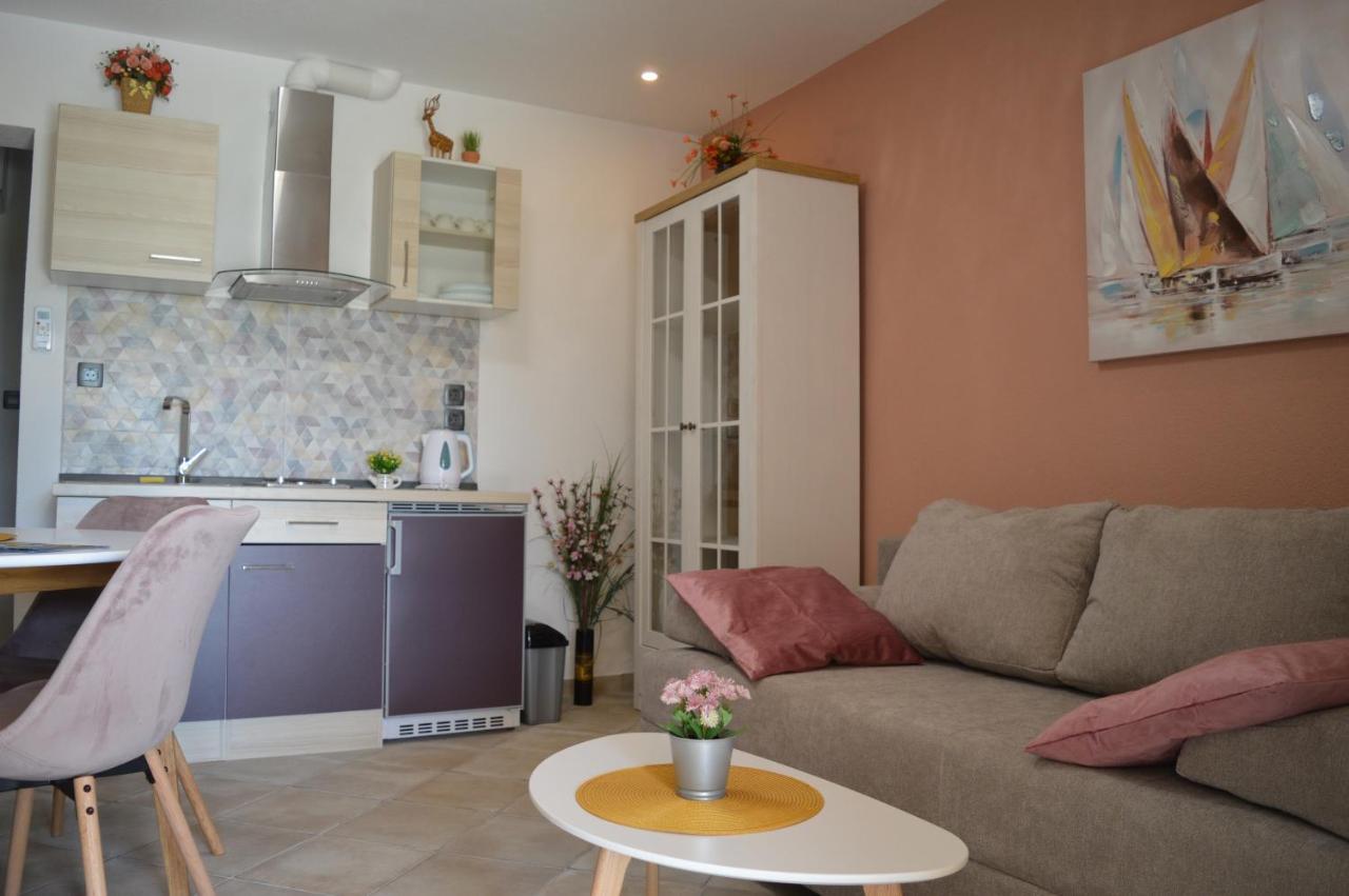 Studio Apartments Luka Biograd - Benkovac Eksteriør billede